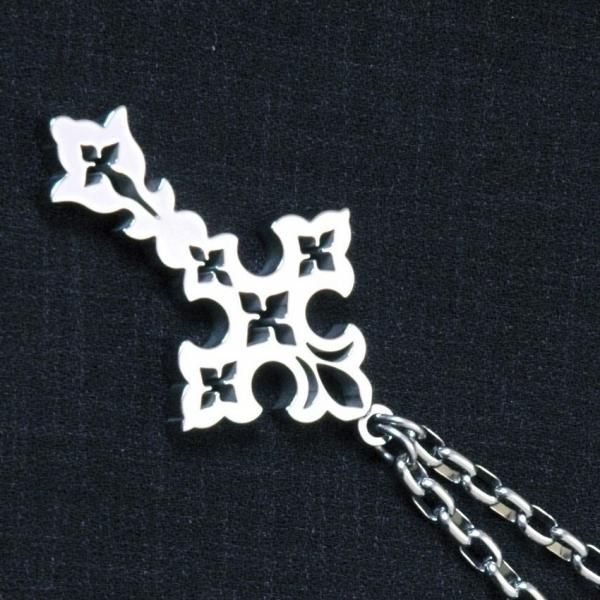 Clover cross