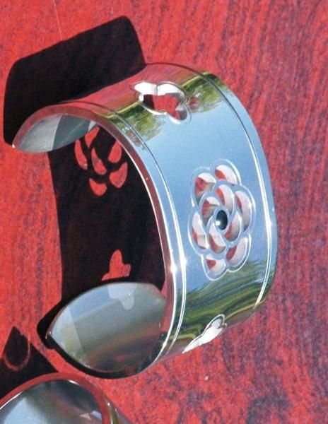 Camellia bangle.